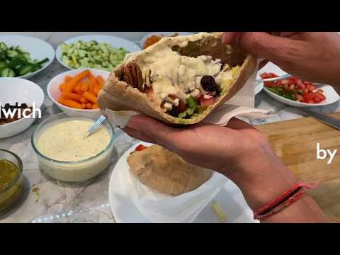 Video: How To Make A Vegetable Pita Roll