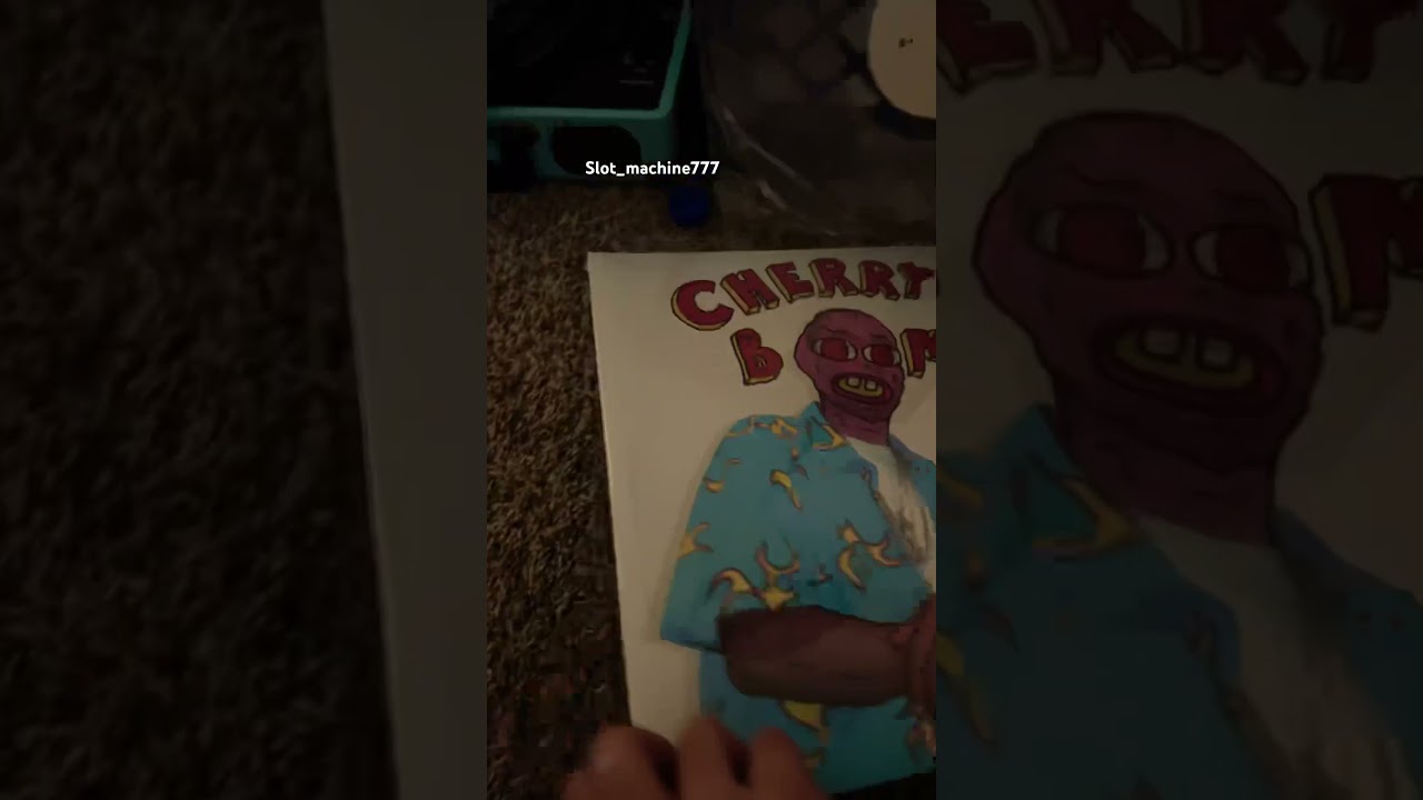 Cherry bomb vinyl👅👅 