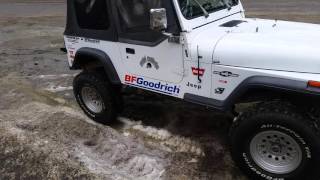 The jeep has an open diff!!
