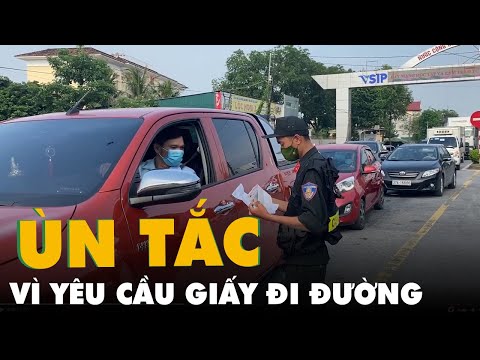 Video Ùn tắc ở cửa ngõ thành phố Vinh vì yêu cầu giấy đi... - youtube
