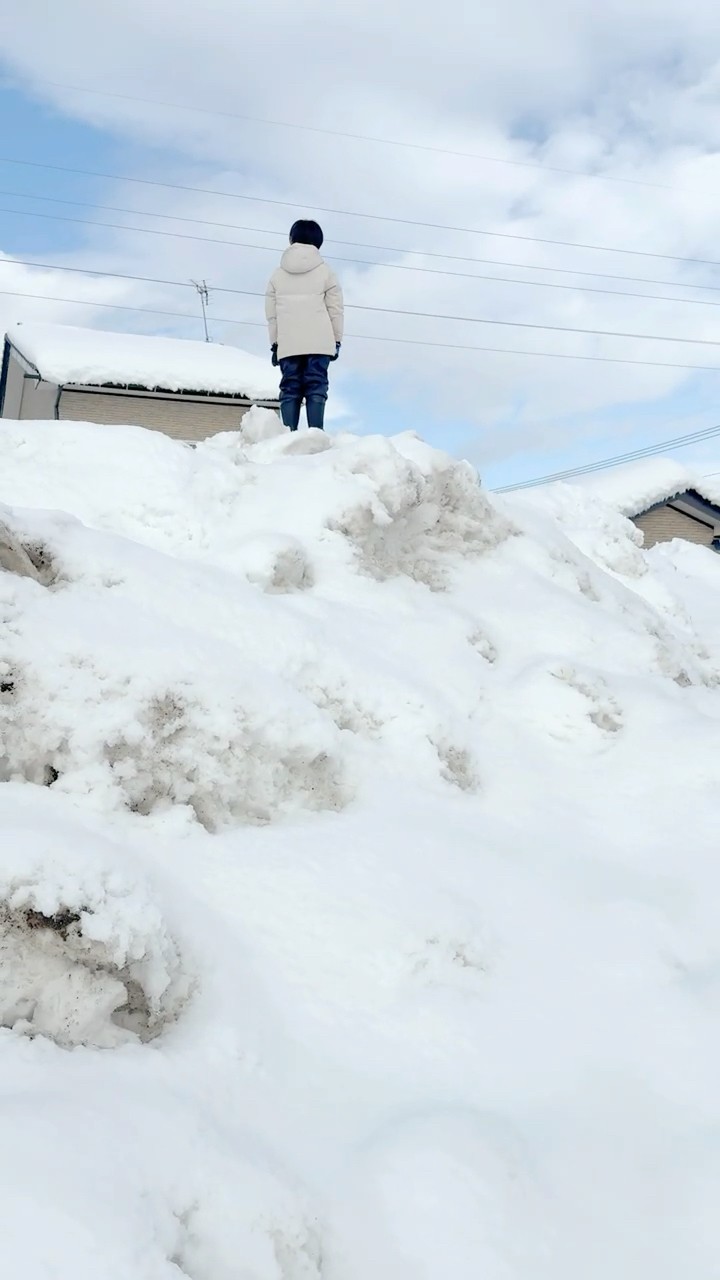 子供は雪の子⛄️ - YouTube