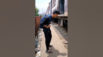 train ka tyre puncture ho gya hai 😂😂 #funny #comedy #viral