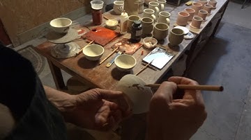 SIMON LEACH POTTERY TV - Decorating - brushwork thoughts - march 7