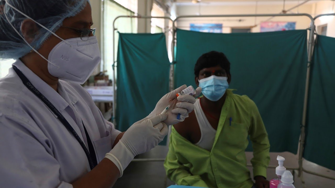 India's health system 'at breaking point' as COVID-19 cases rise