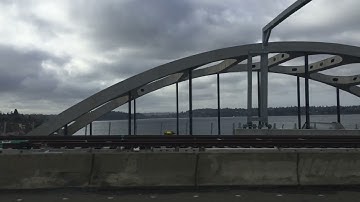 시애틀 사람이 / Light rail Link ; Bridge I-90 (Seattle