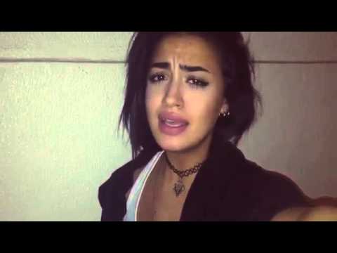 Beautiful lebanese arab girl is singing arabic !!