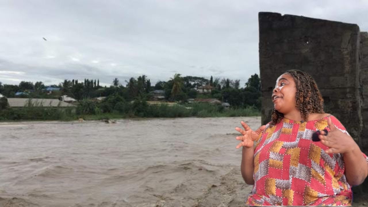 KUMBE MAJI YANAPIGA VIGELEGELE  NA MAKOFIYANAVUA NGUO