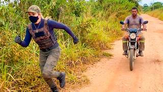 MOTOQUEIRO TENTA JOGAR ROSY E THÉO PRA FORA DA ESTRADA - SPIRITBOX