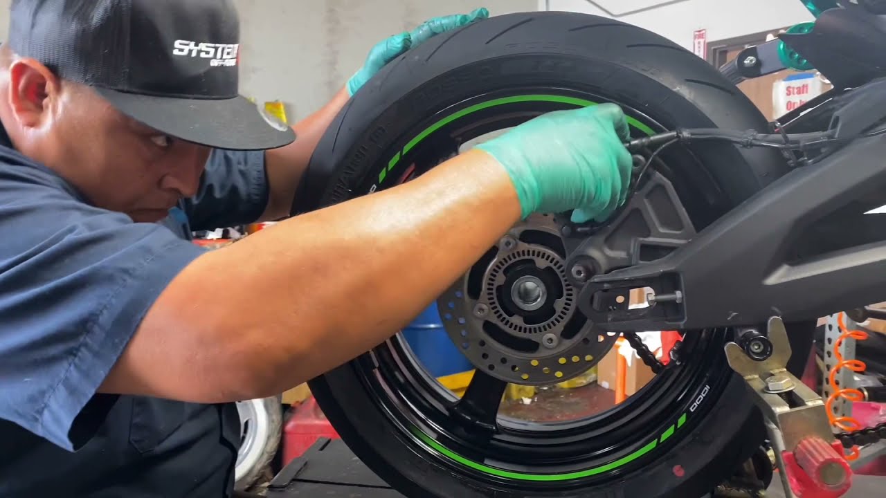 Motorhelmets Tire Service Kawasaki Zx10R 2021 Pirelli Rosso 3 Tires YouTube
