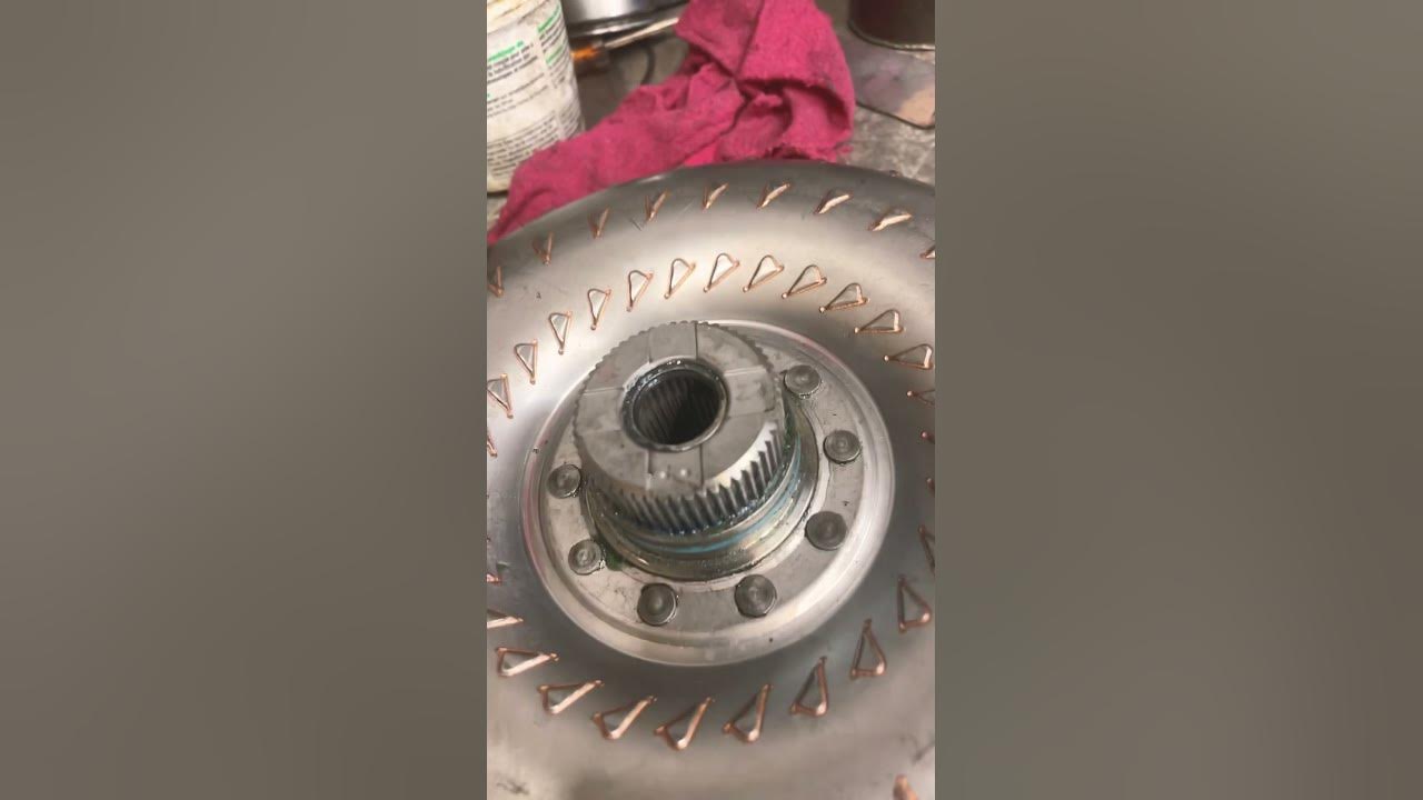 Rebuilding torque converter 4R70/5W Replacing sealing ring Sonnax FD-O