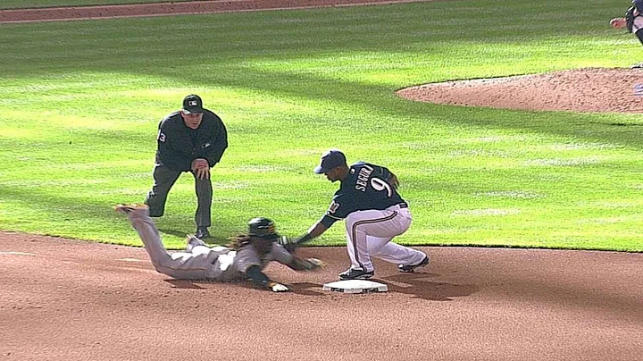 PIT@MIL: Lucroy throws out McCutchen at second base