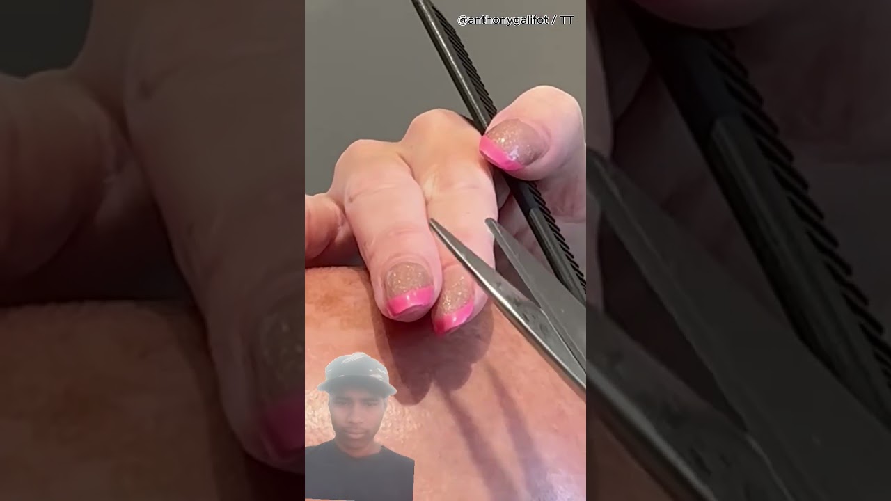 VIP Haircut for Just One Hair!(Credit: @anthonygalifot - TT)This man had only one hair left on his😆😆