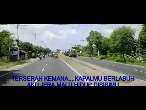 Awan Kelabu ( official audio ) Christine Amelia