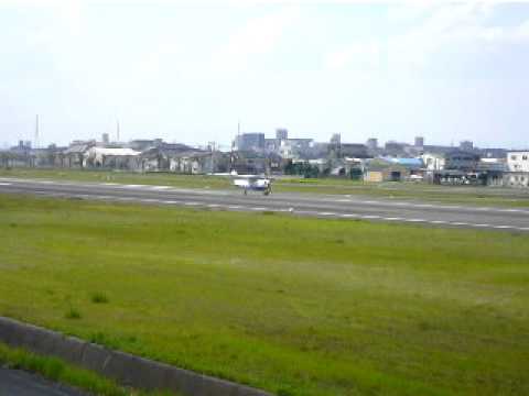 Training flight Touch and Go - Yao Airport Osaka Japan