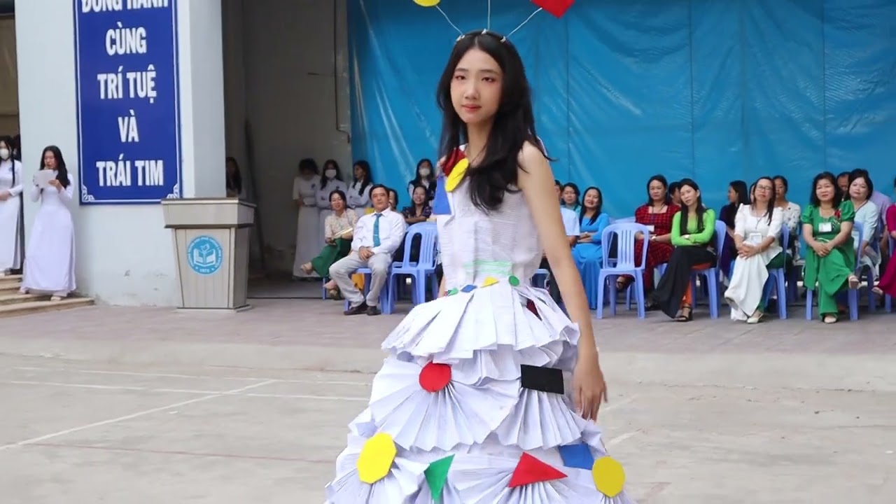 Thời trang Toán học THPT Long Xuyên 2024 (phần 1)