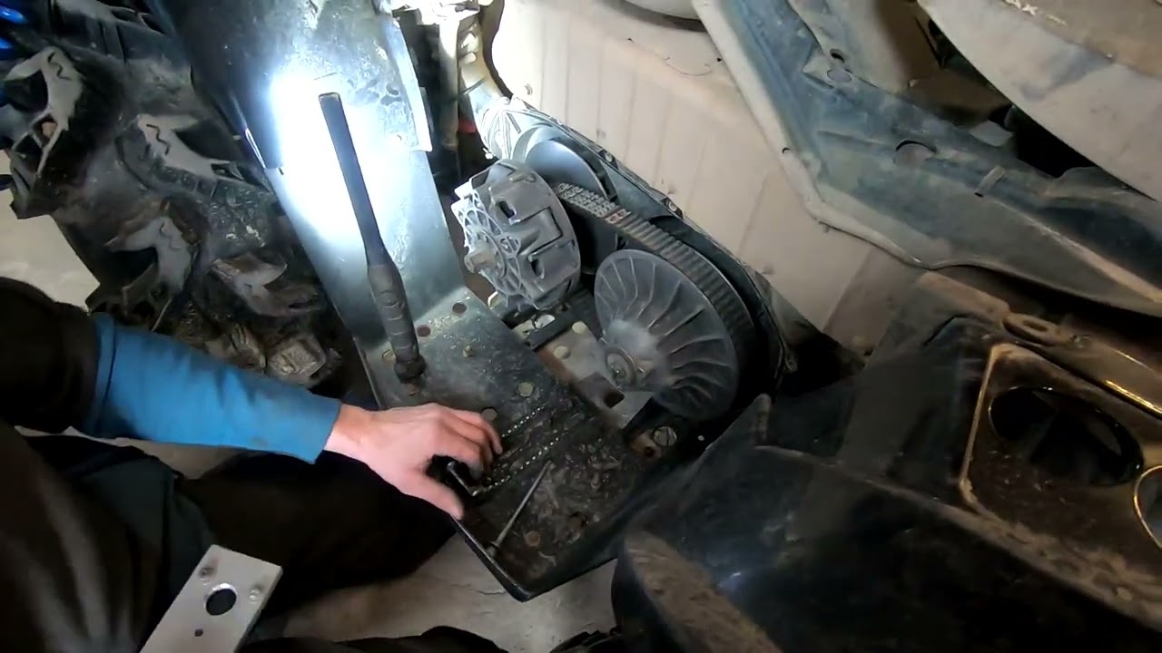 #005 Riemenwechsel Can Am  Schablone Variomatik Deckel Riemen Variomatic