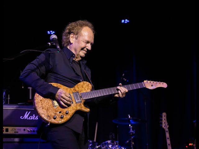 Lee Ritenour at the Tin Pan on May 9, 2023 playing Boss City class=