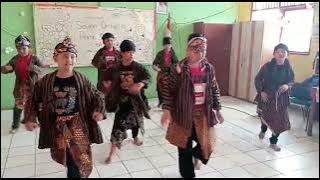Download lagu Tari Gundul Gundul Pacul SDN Pondok Cina 1 Kelompok 2 Kelas 5A