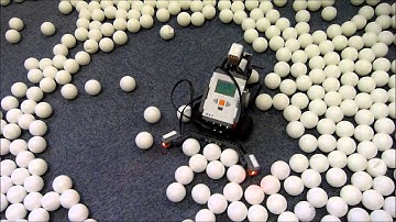 Mindstorm NXT Light Attraction Obstacle Avoidance.wmv
