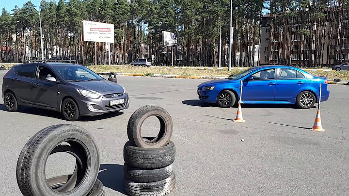 Неудобный выезд задом из гаража, имитация
