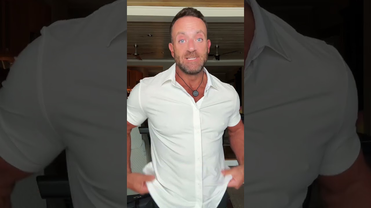 The stretch slim fit dress shirt is made to look sharp and feel even better