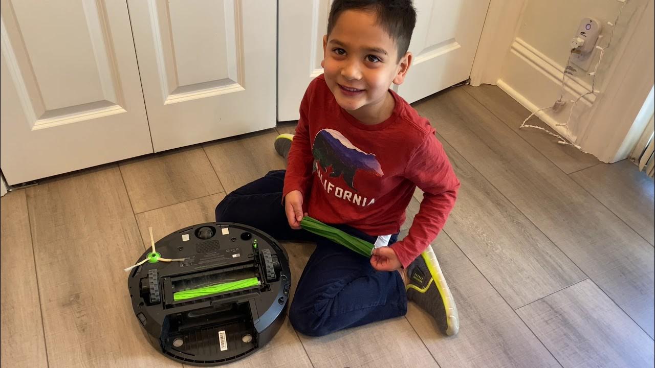 Amias Bots How to Clean Roomba i7+ Roller Brushes YouTube