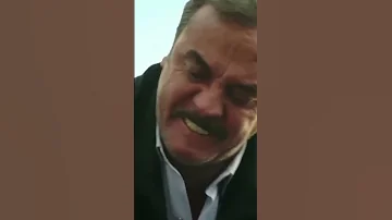 قام زوجها بخنقها تحت الماء الوردة السوداء Shorts 