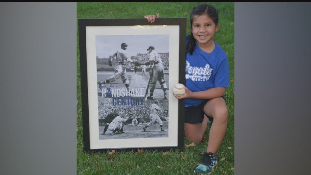 Robinson-Shuba handshake inspires 7-year-old baseball fan from Texas