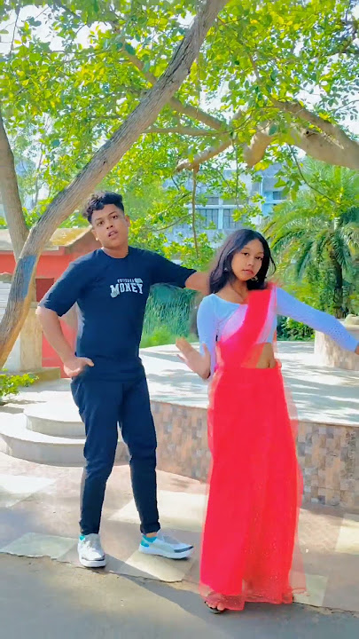 pom pom song dance video #trendingsong #viralvideo #dance #bhojpurisong #popularsong #dancedelight