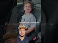 A mãe disse que ia gravar um vídeo pro trabalho e olha a reação do menino. @maternagua #mãe #filho