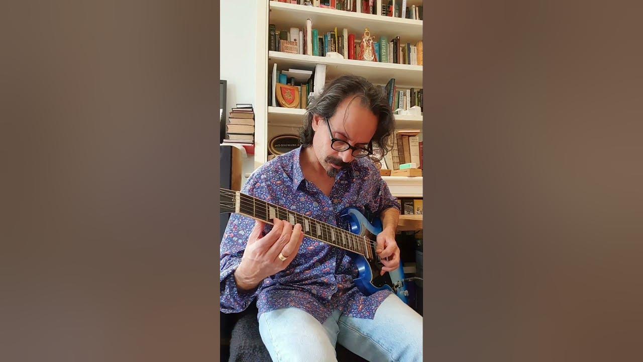 Parisian Walkways. Moody Guitar intro. Recorded by Gary Moore (1978).