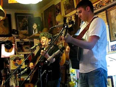 LAURA BOOSINGER & JOSH GOFORTH AT THE COOK SHACK (3)