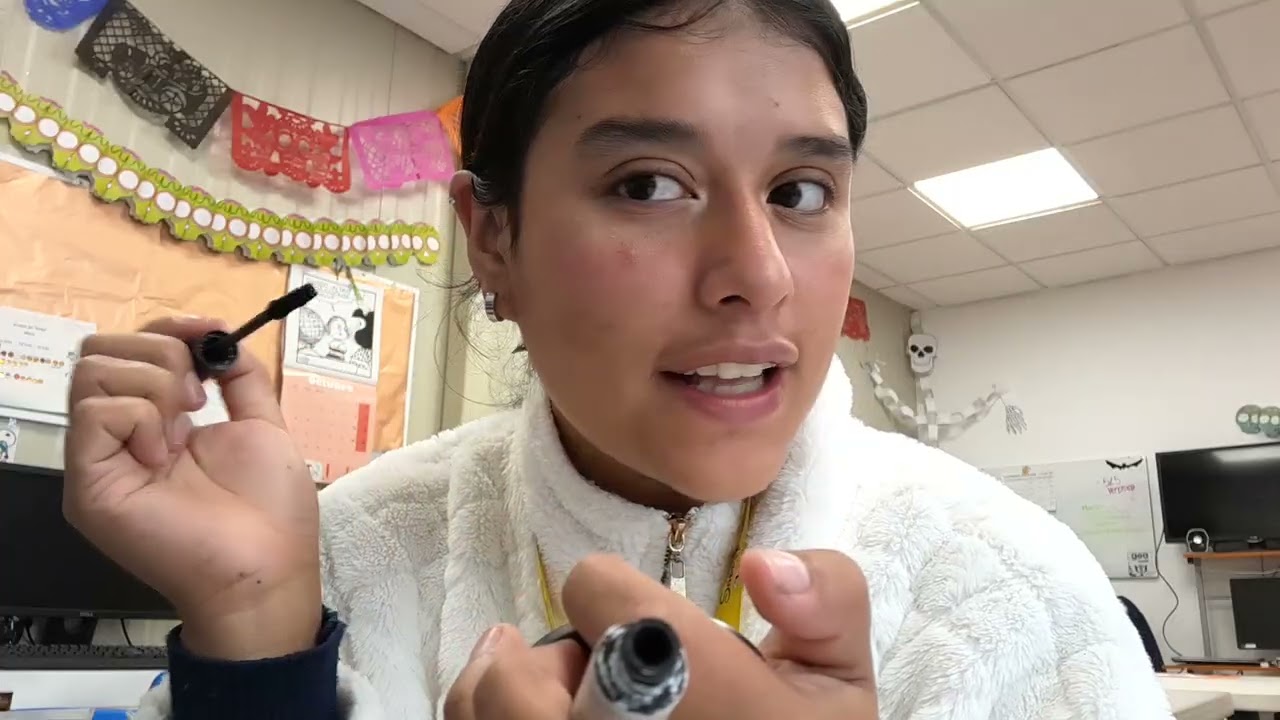 AMSR MAQUILLANDOME Y GOMITAS??? ❤️😊