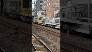 JR東日本GV-E197系気動車＋GV-E196形ホッパ車通過シーン@常磐線南柏駅