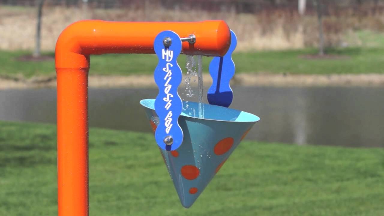 My Splash Pad Single Bucket Dump water play features - YouTube