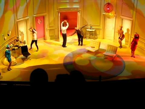 The Cast of 'Boeing-Boeing' Shakin' It