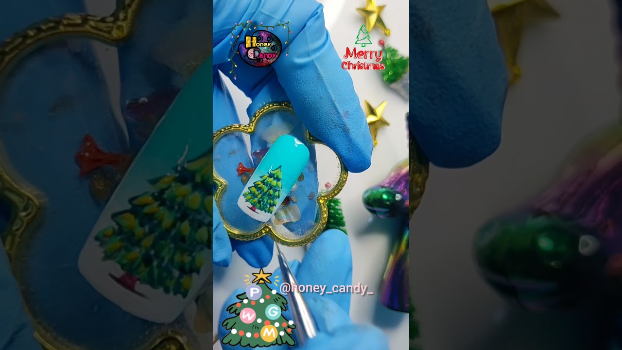 Here's last hand painted🎄💅  