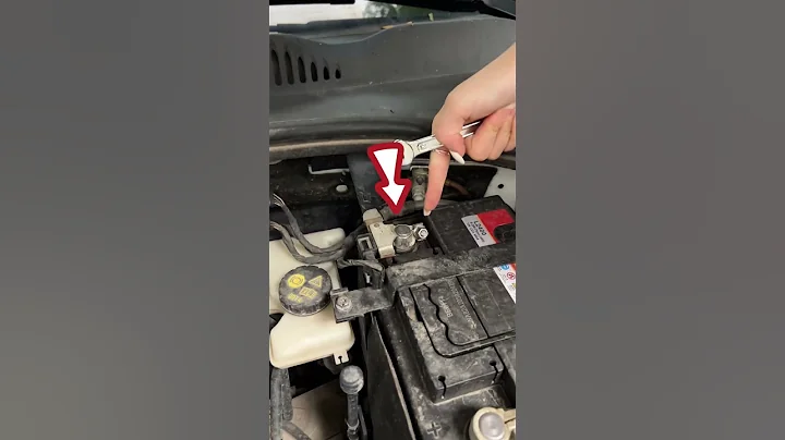 Quickly solve the problem of the airbag light always on! #cartechtips #cargurus