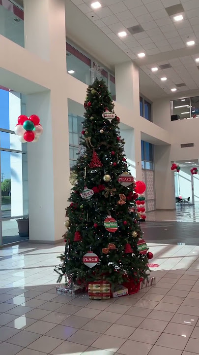 Waiting at car dealership beautiful holiday decorations 😀enjoy