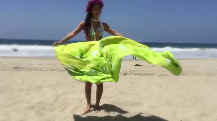 How to roll a Pareu   Mohea Designs