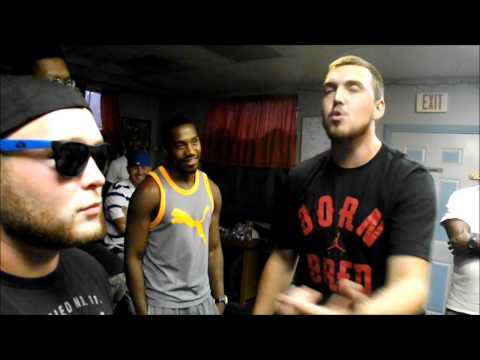 Moonman vs Sikwitit
