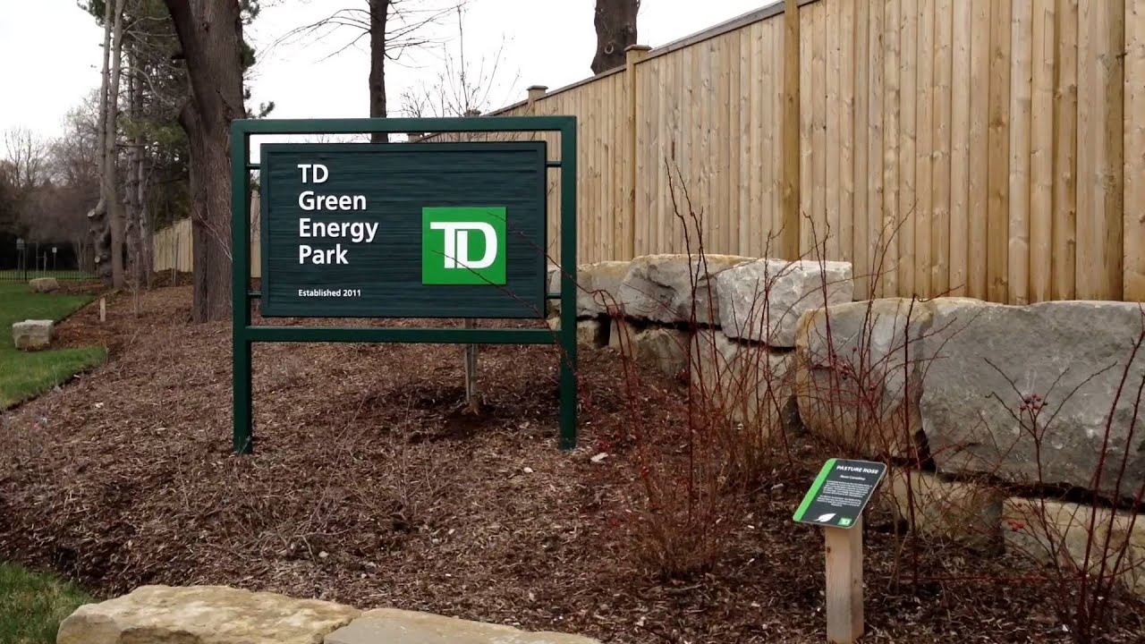 A Bank that is Energy Self-Sufficient from it's "Green" Park, Behind