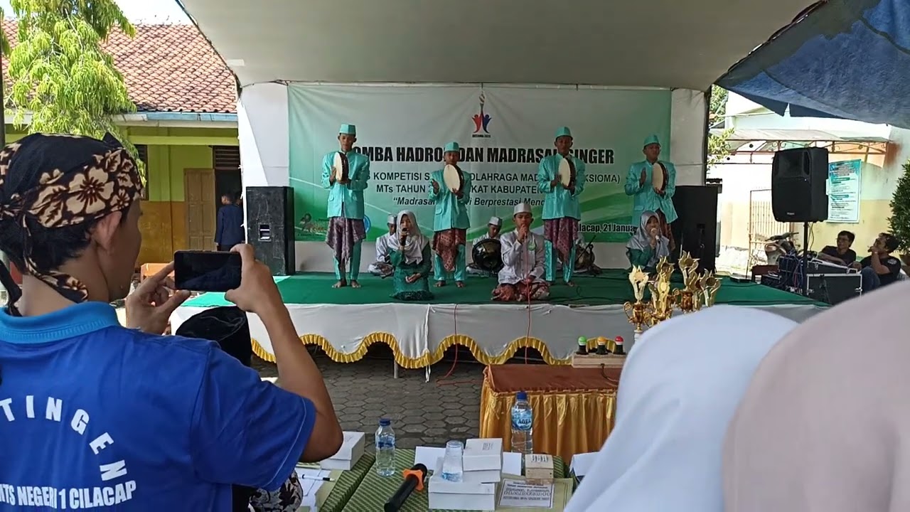 Penampilan Hadroh KKM MTs N 1 Cilacap dalam ajang Aksioma tingkat Kabupaten Cilacap