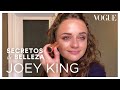 Joey King nos muestra cómo lucir radiantes con un maquillaje fácil de lograr