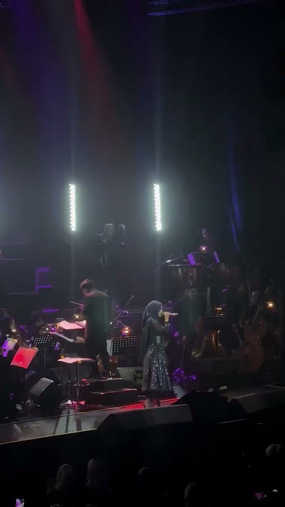 Hanin Dhiya - Roman Picisan At The Orchestra #hanindhiya #RomanPicisan #orchestra