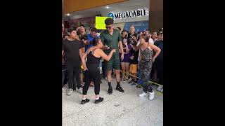 Millonario Regala Dinero Al Que Se Enoja Pierde Con La Suegra Le Confiesa Que Se Mete Con Su Marido