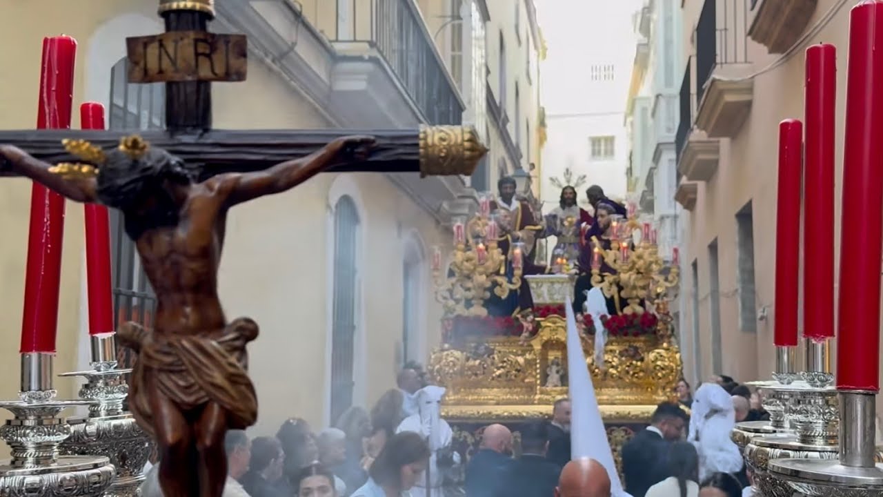 Sagrada Cena Cádiz | 🎼 Quién como Dios | C/ Santiago | AM Polillas | Semana Santa 2025