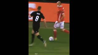 Arjen Robben skills dribbling 🔥