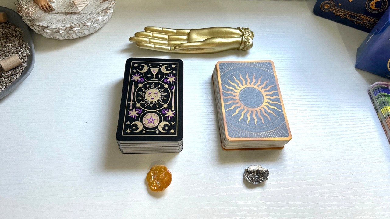 ❤️‍🔥🤯NO TE DEJA DE PENSAR... PERO ALGO MUY FUERTE LE FRENA CONTIGO🤯❤️‍🔥TAROT INTERACTIVO