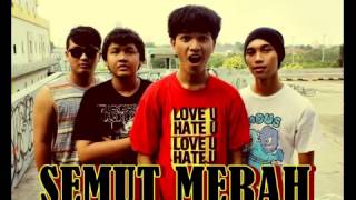 Video thumbnail of "Semut Merah Senyum Impian"